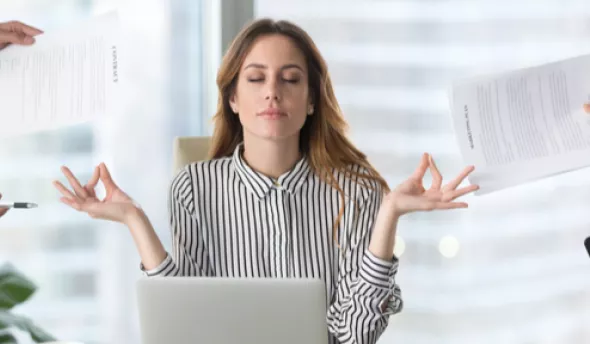 https://www.eurecia.com/sites/default/files/styles/header/public/thumbnails/image/comment-eviter-stress-controle-urssaf-.png
