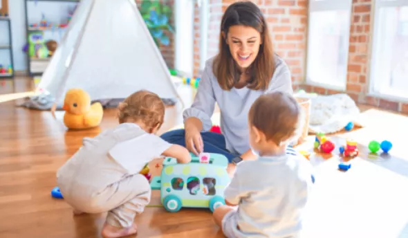 https://www.eurecia.com/sites/default/files/styles/header/public/thumbnails/image/creche-entreprise.png