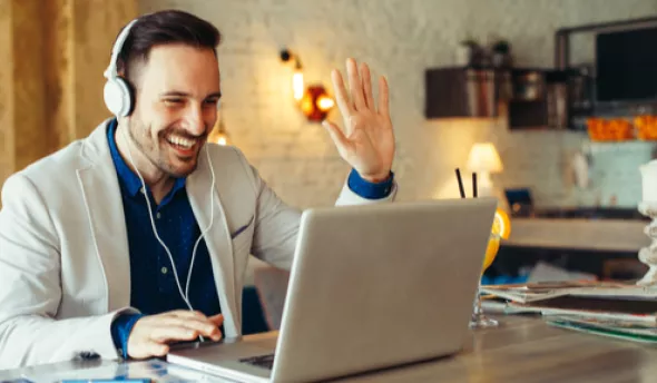 https://www.eurecia.com/sites/default/files/styles/header/public/thumbnails/image/media_managamentdistance.png