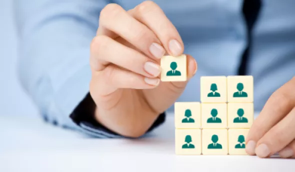 https://www.eurecia.com/sites/default/files/styles/header/public/thumbnails/image/media_recrutementrrh.png