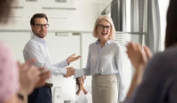 https://www.eurecia.com/sites/default/files/styles/header/public/thumbnails/image/visuel-ameliorer-reconnaissance-travail.png