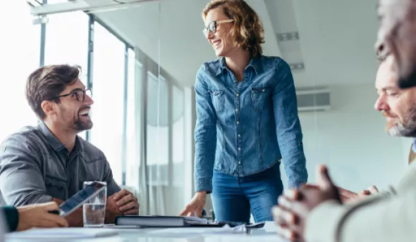 https://www.eurecia.com/sites/default/files/styles/header/public/thumbnails/image/visuel-egalite-homme-femme-entreprise.png