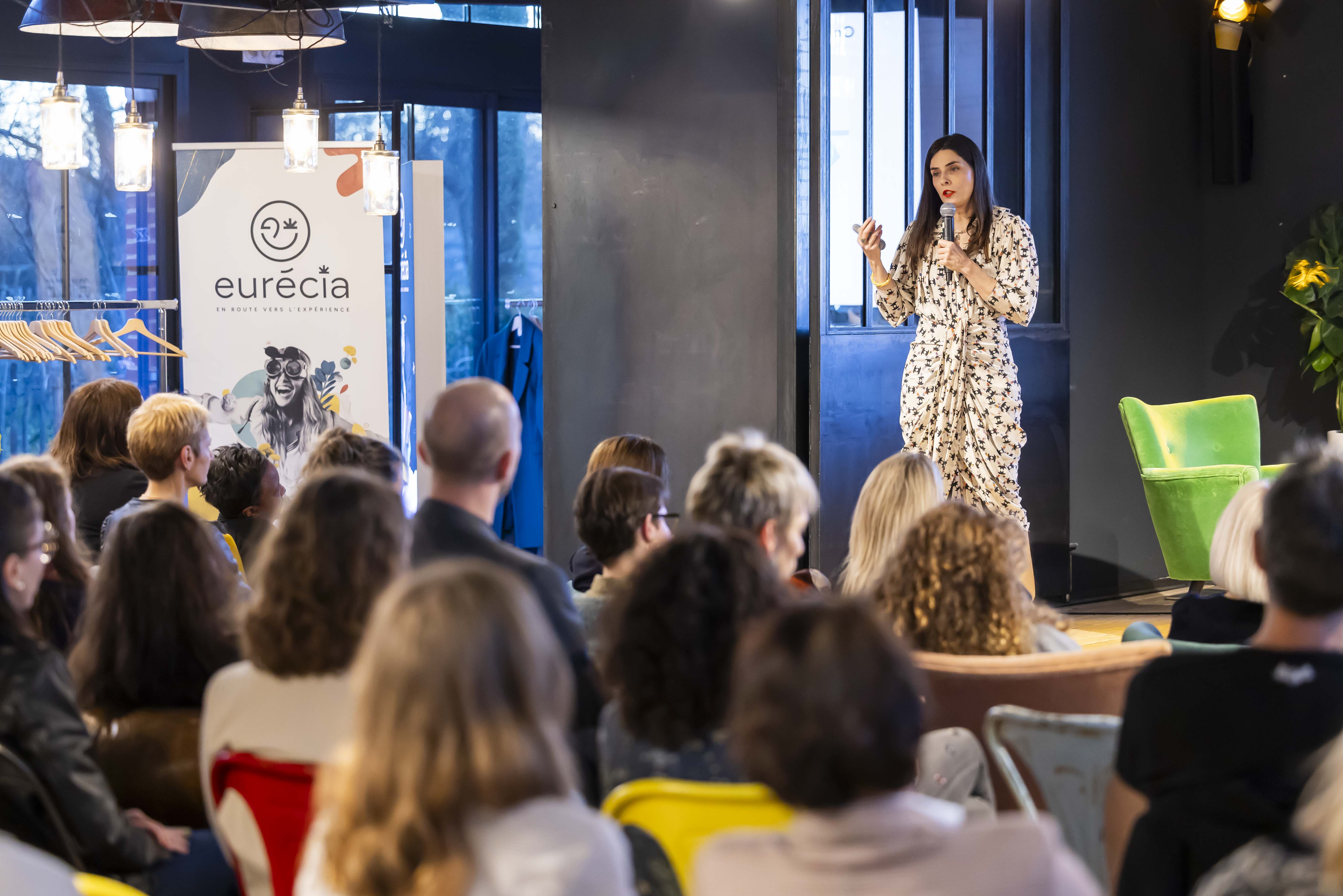 Alexia Anglade, fondatrice de Lumières s'il vous plaît, lors de sa keynote "Nous sommes tous et toutes sexistes"