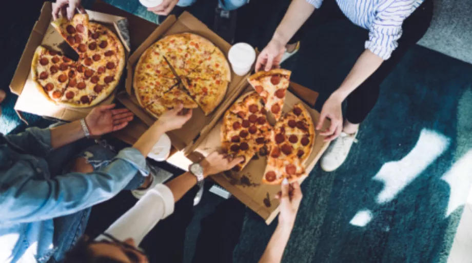 https://www.eurecia.com/sites/default/files/styles/header/public/thumbnails/image/visuel-article-pizza-reunions.png