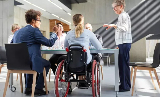 Représentants du personnel en pleine réunion de travail