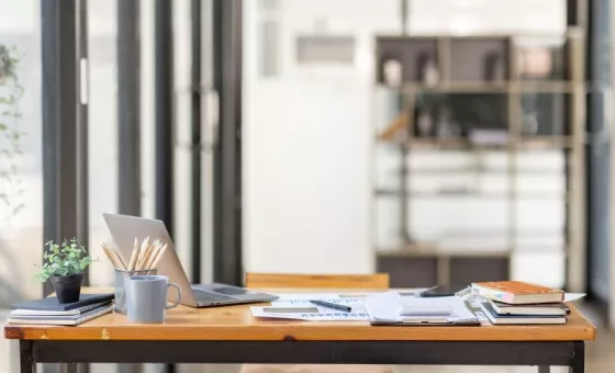 Bureau d'un collaborateur absent