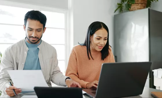 couple qui travaille dans la même entreprise