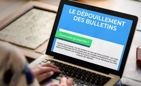 https://www.eurecia.com/sites/default/files/styles/header/public/thumbnails/image/elections-cse-bulletin-vote-depouillement-.jpg