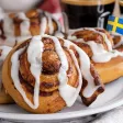 assiette remplie de fika avec un drapeau suédois