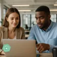 Des collaborateurs aux expertises variées co-construisent un projet autour d’un mur de post-it, illustrant l’intelligence collective et la créativité générées par le travail collaboratif.