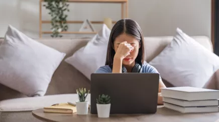 Femme qui regrette son erreur