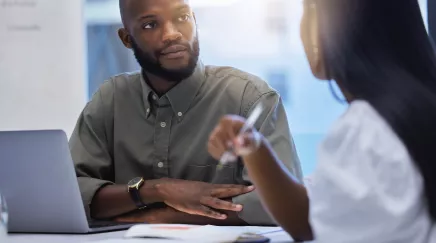 Manager fait un feedback impactant à un membre de son équipe