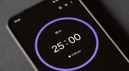 Image illustrant un écran de smartphone avec un minuteur sur 15 minutes