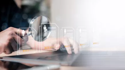 Graphique présentant des stratégies et des solutions pour prévenir et gérer l'attrition des ressources humaines au sein d'une entreprise.