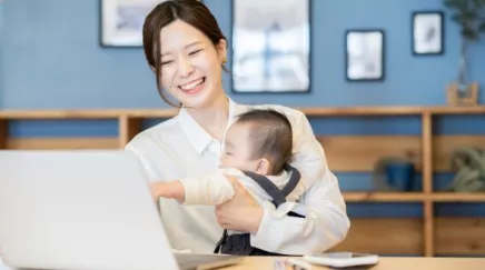 Explication complète du congé de présence parentale, de ses conditions d'octroi, et des droits des salariés concernés pour s'occuper d'un enfant gravement malade.