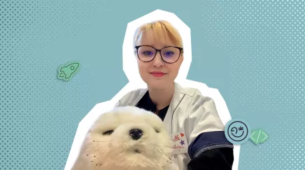 Photocollage du portrait Annabelle Benazech sur fond bleu interview tech inno eurécia média