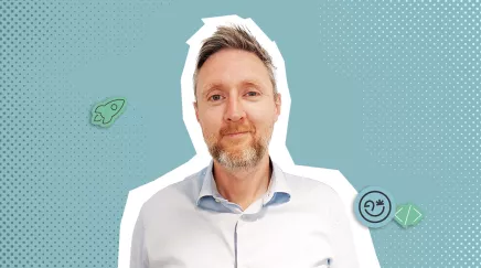 Photocollage du portrait de Philippe Venard sur fond bleu interview tech inno eurécia média