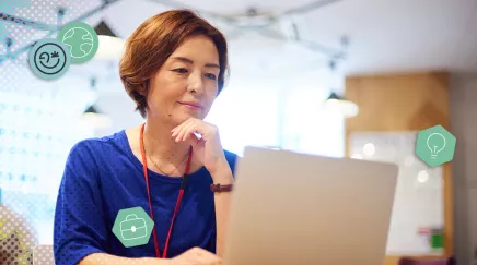 dame qui réalise son mini diag rh