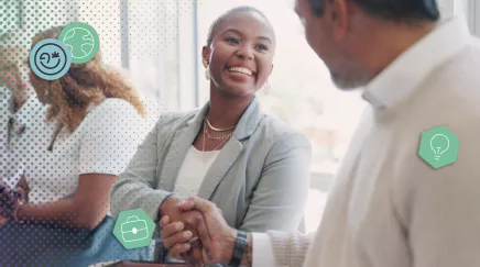 RH recrutant sa nouvelle collaboratrice