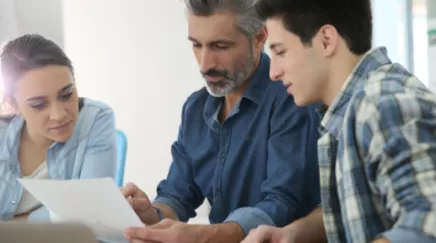 https://www.eurecia.com/sites/default/files/styles/header/public/thumbnails/image/commandements_stagiaires_media.png