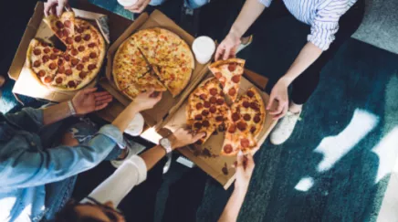 https://www.eurecia.com/sites/default/files/styles/header/public/thumbnails/image/visuel-article-pizza-reunions.png