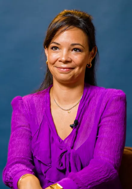 Laura Streleski, co-fondatrice de La Collab, s'exprime face caméra.